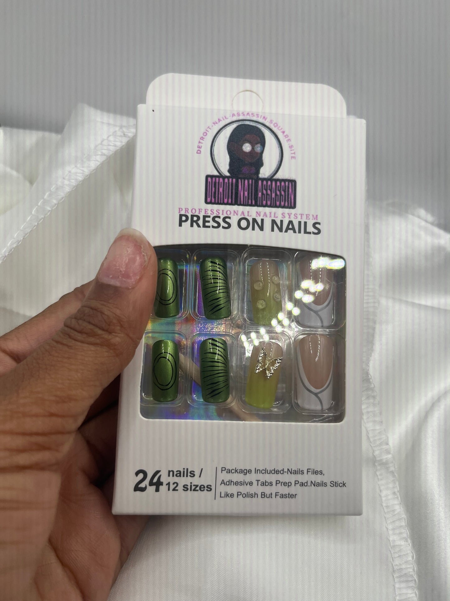 Trendy 3D Nail Art Green Freestyle Classic French Tip, 24pcs Short Style, Detachable Full Cover Fingernail Set